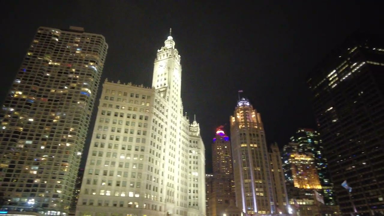 Chicago River at Night 🇺🇸 | City Lights Walk