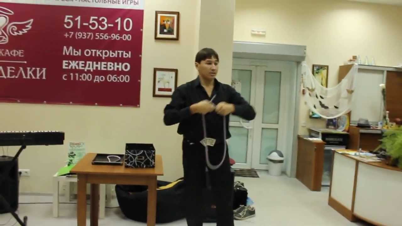 Роман Алиев - фокусник на ночных посиделках 02.11.2013