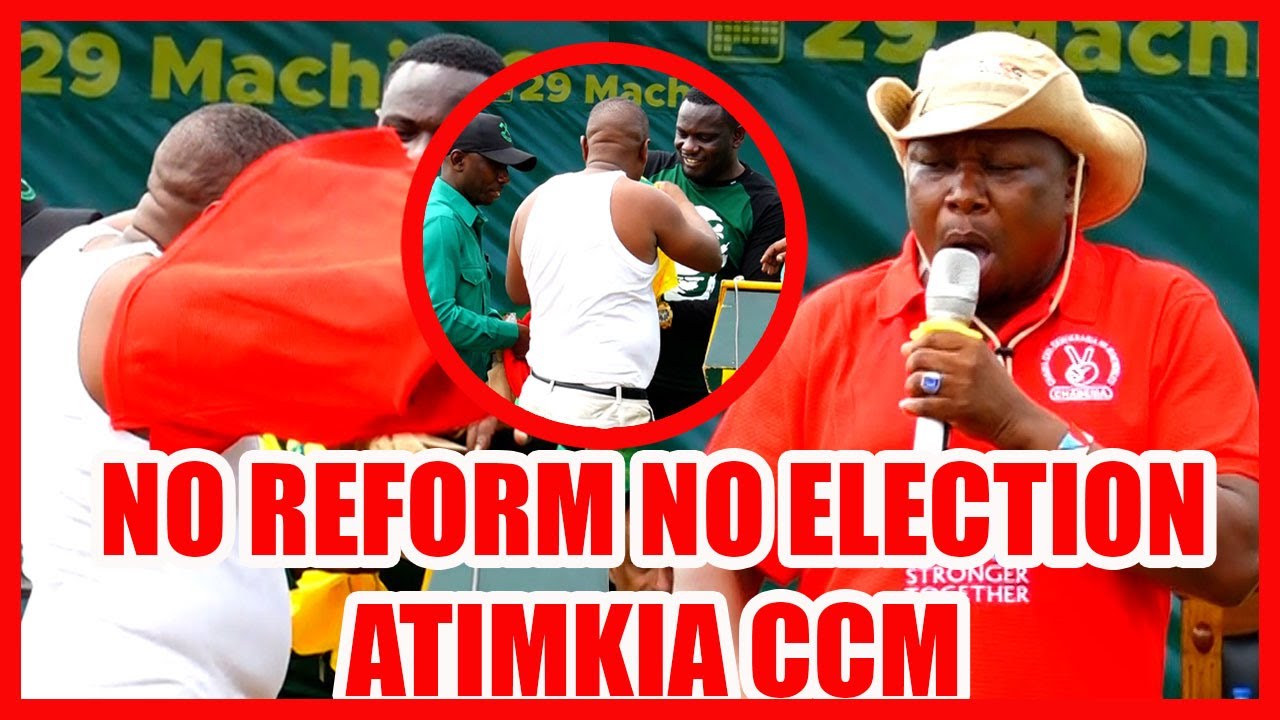 TAZAMA KIGOGO WA CHADEMA IRINGA AVUA NGUO JUKWAANI NA KUTIMKIA CCM AKOSHWA NA KAZI ZA CCM