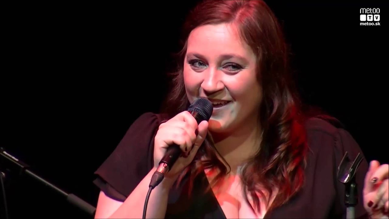 Katarína Koščová - Přes most bez punčoch (Voices Live)