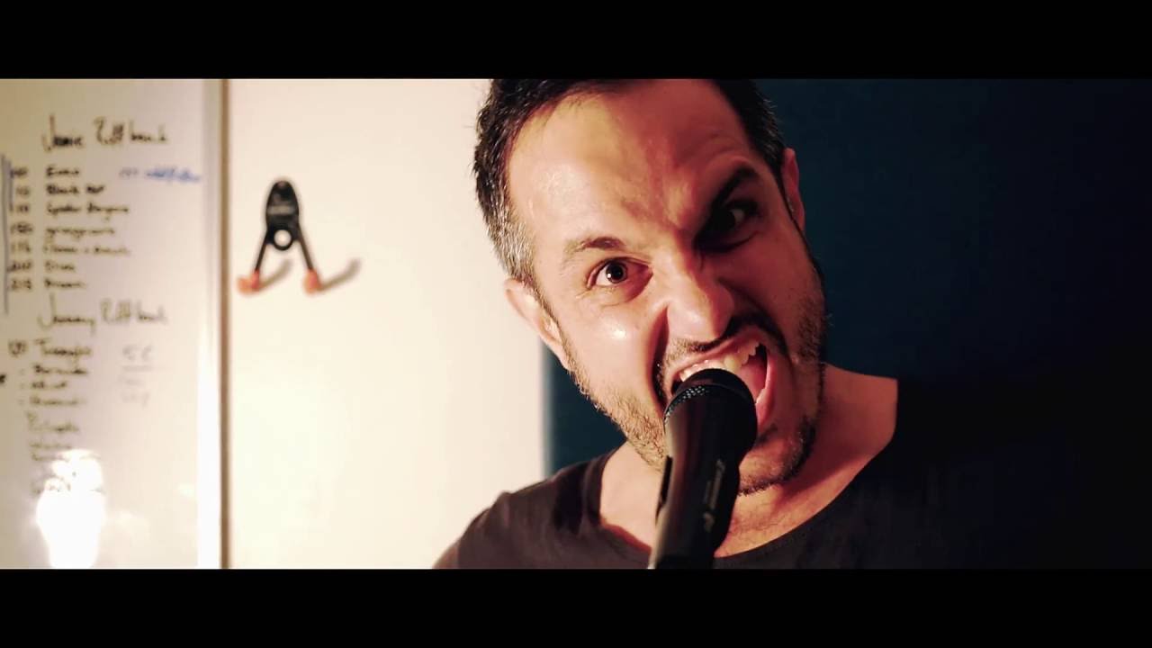 OSAKA PUNCH - Eat Red Carpet [OFFICIAL LIVE MUSIC VIDEO]