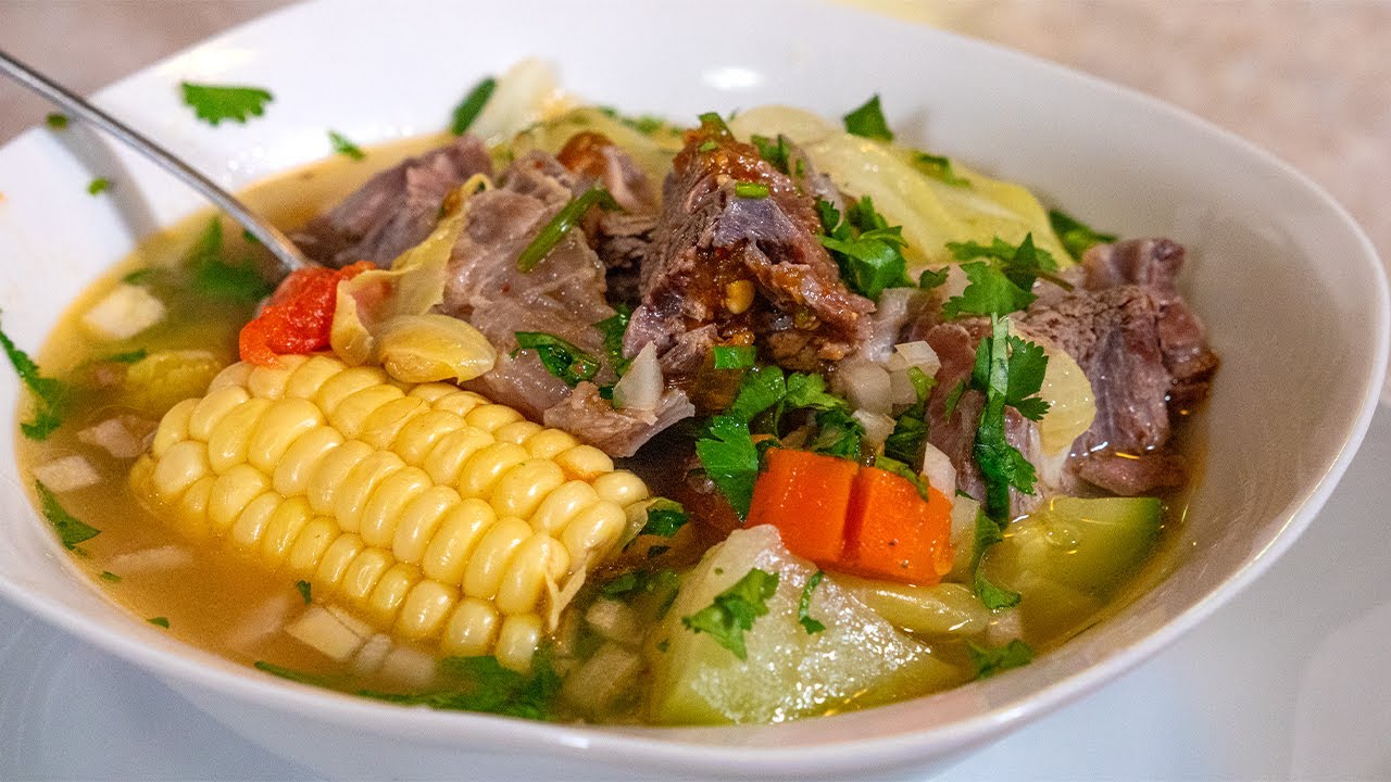 Receta Cl&aacute;sica de Caldo de Res con Verduras