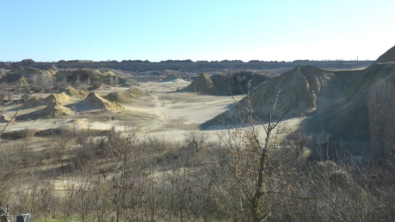 Покинутий вугільний Морозівський кар’єр /Кропивницька область