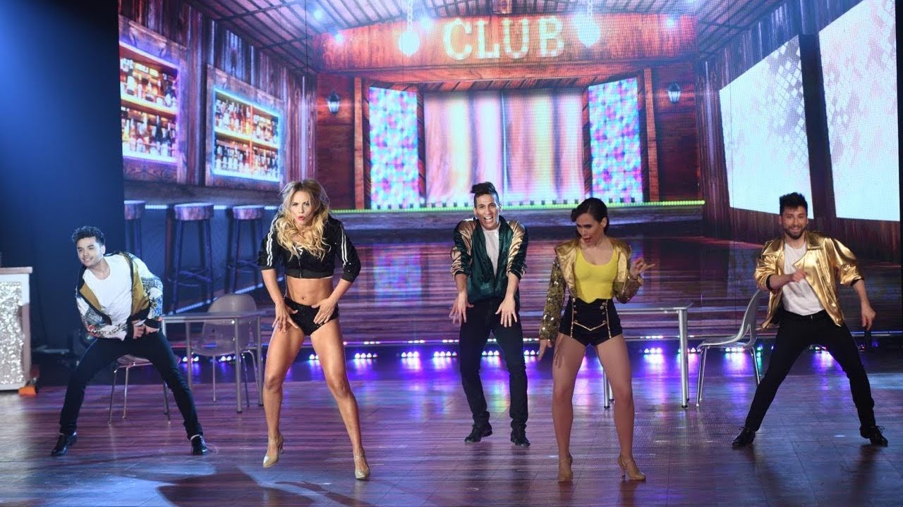 Con el atuendo adecuado, Flor Vigna y Agustín Casanova bailaron el ritmo libre