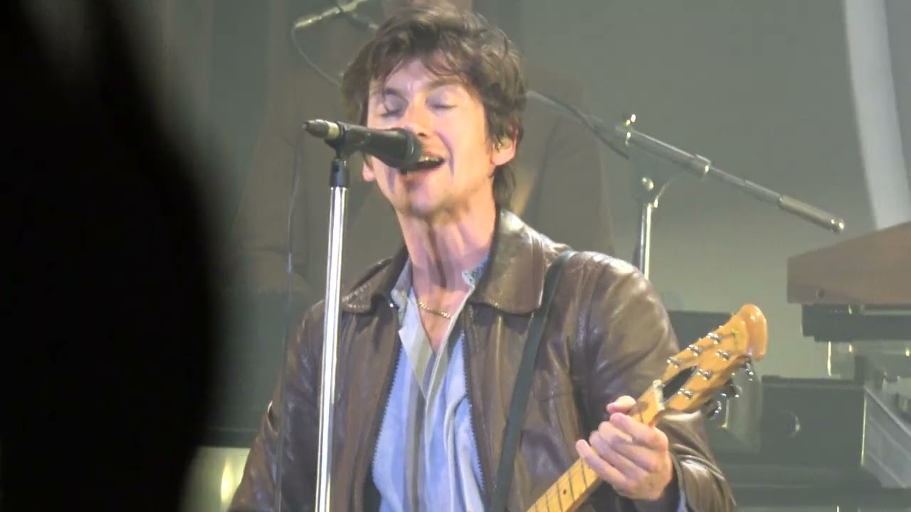 Arctic Monkeys - Crying Lightning (Sziget Fesztivál, 2022.08.15.)