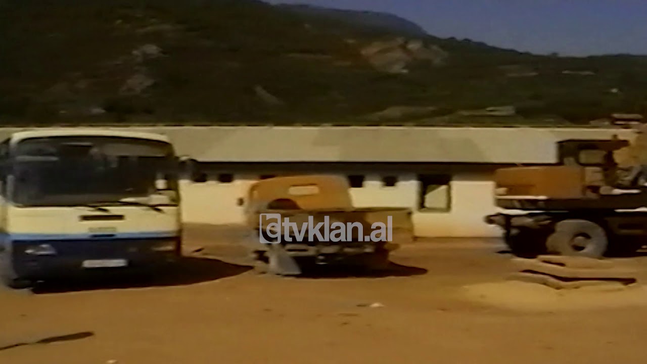 Drejtoria e Rrugeve nuk paguan, punetoret nisin greven (14 Korrik 2000)