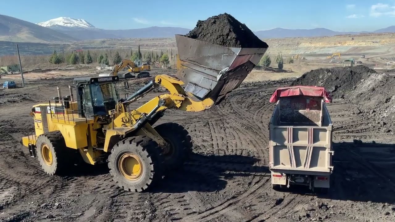Huge Caterpillar 992G Wheel Loader Loading Trucks With One Pass - Sotiriadis/Labrianidis Mining
