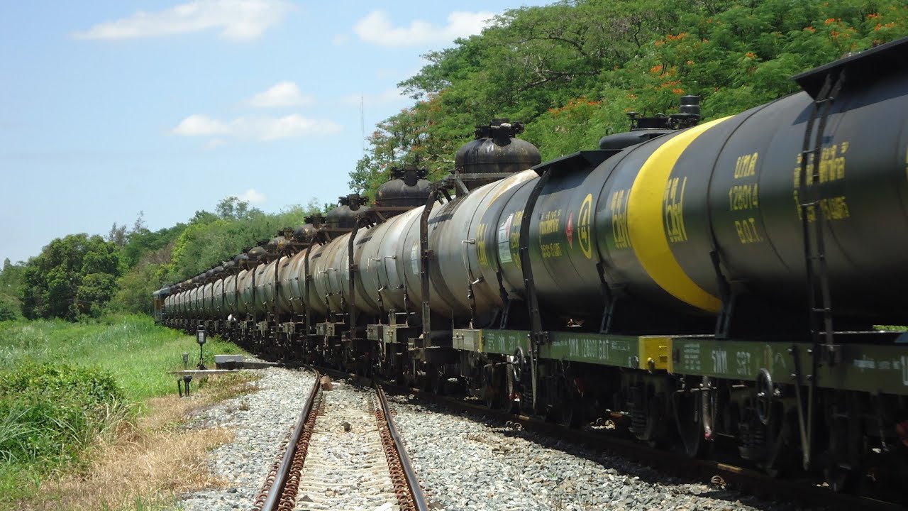 รถไฟไทย ขบวนสินค้าที่สถานีพิจิตร