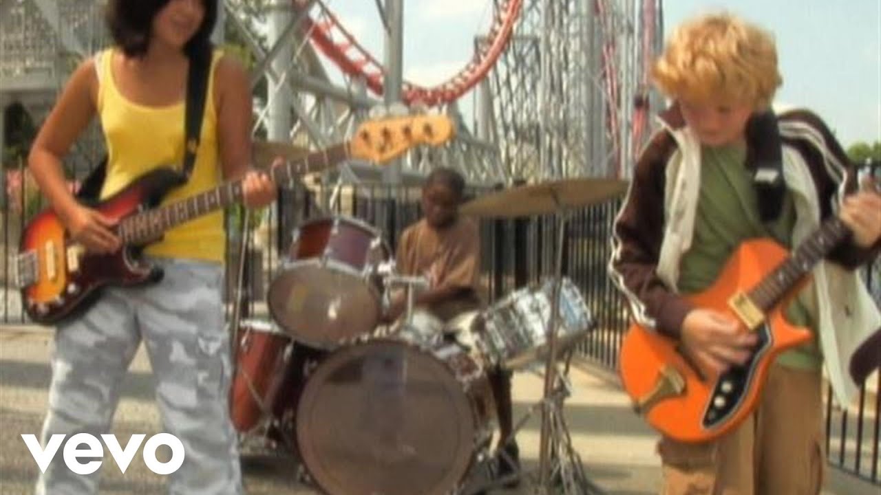 KIDZ BOP Kids - Move Along (Official Music Video) [KIDZ BOP 10]