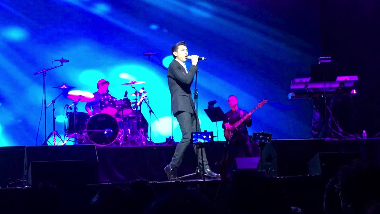 Singer Issac 365