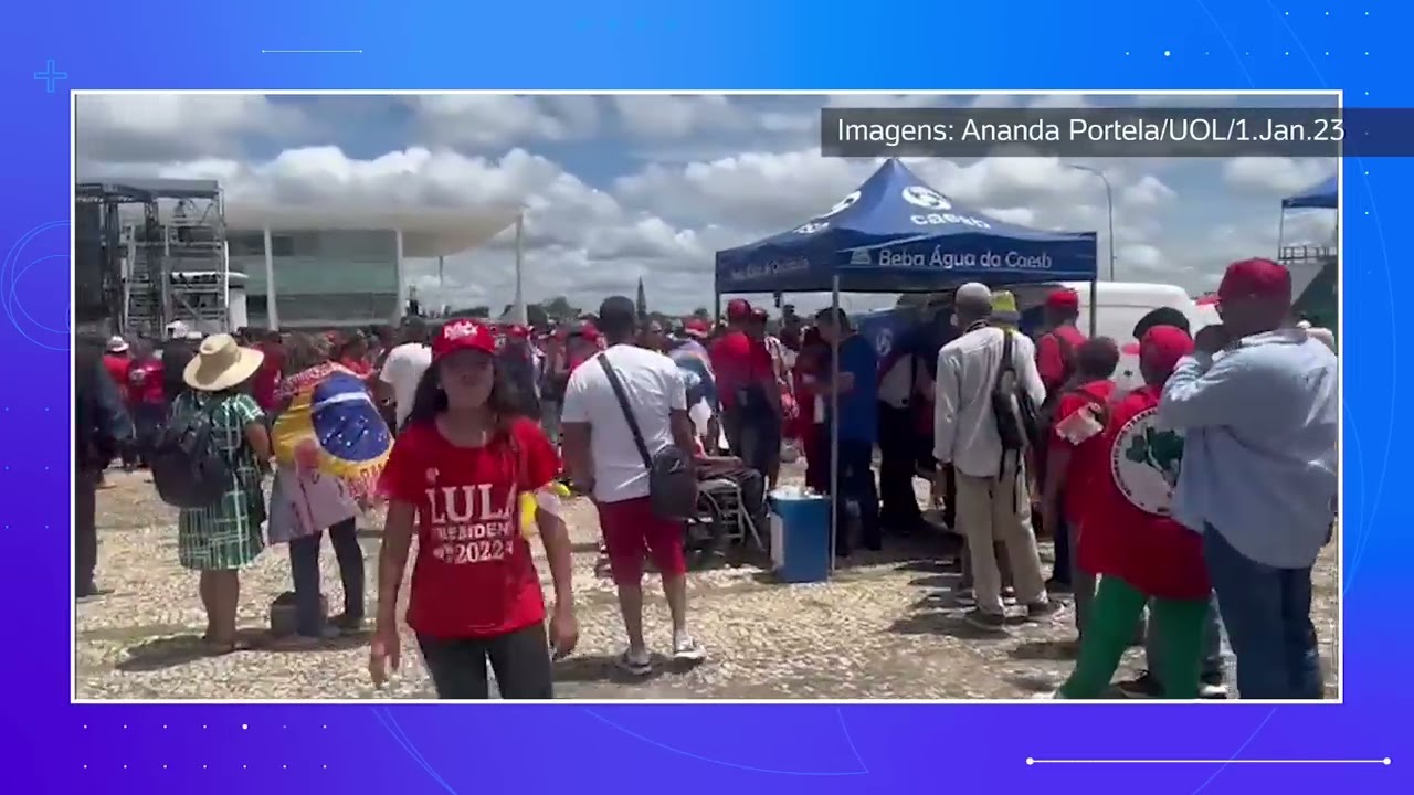 Posse de Lula tem longa fila de apoiadores para beber água na Praça dos Três Poderes, em Brasília