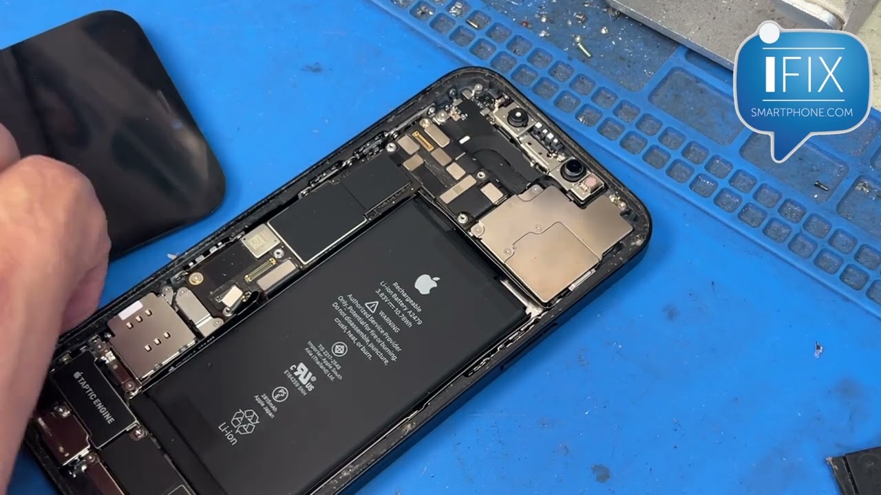 Why does my iPhone 12 display have no light? Here is the reason.
