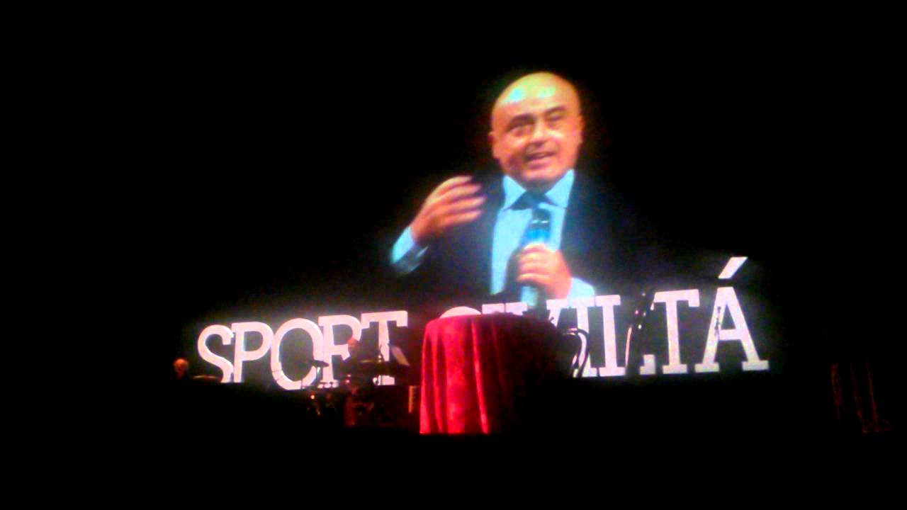 Sport civiltà - Siparietto tra il comico Paolo Cevoli e il Sindaco di Parma Federico Puizzarotti