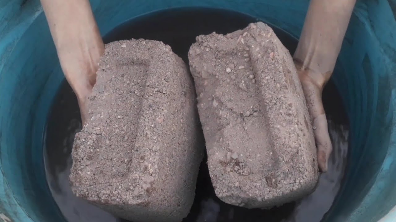 Brown gritty ice cream boxes 🙌📸dry crumbling in tub+water ASMR crumbling video 💦💦