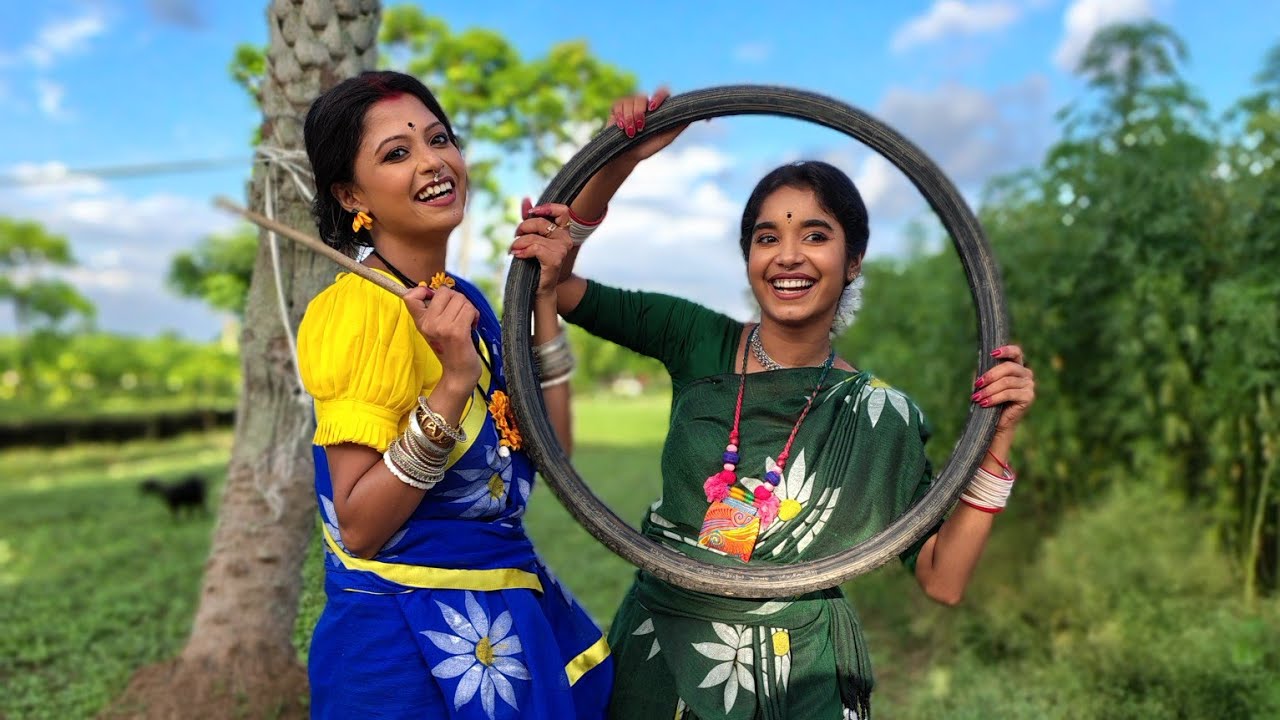 Prithi আর আমি দুজনে সাইকেলের টায়ার নিয়ে গলায় দিয়েছি 😂 কিন্তু কেন! 