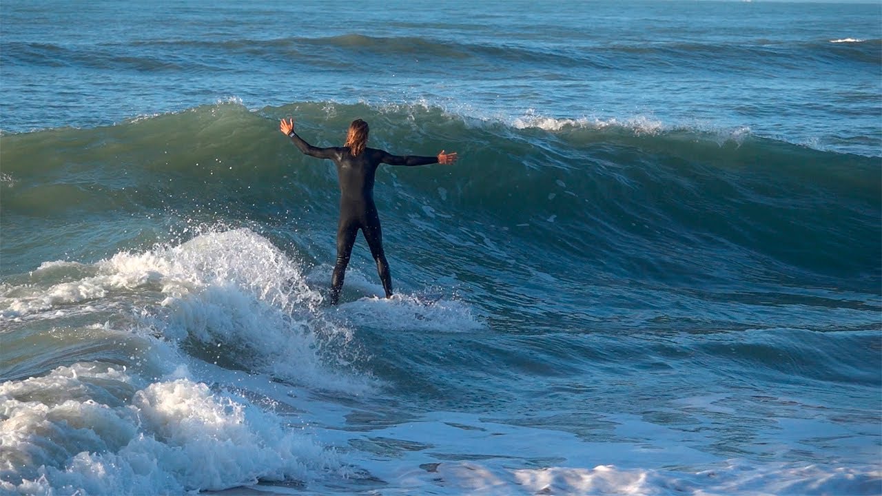 Temporal de OLAS GRANDES en la MURALLA SIDERS de SKIMBOARD