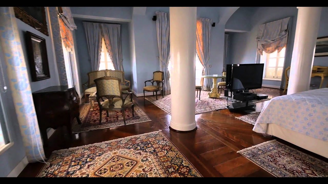 Welcome to La Maison Bleue