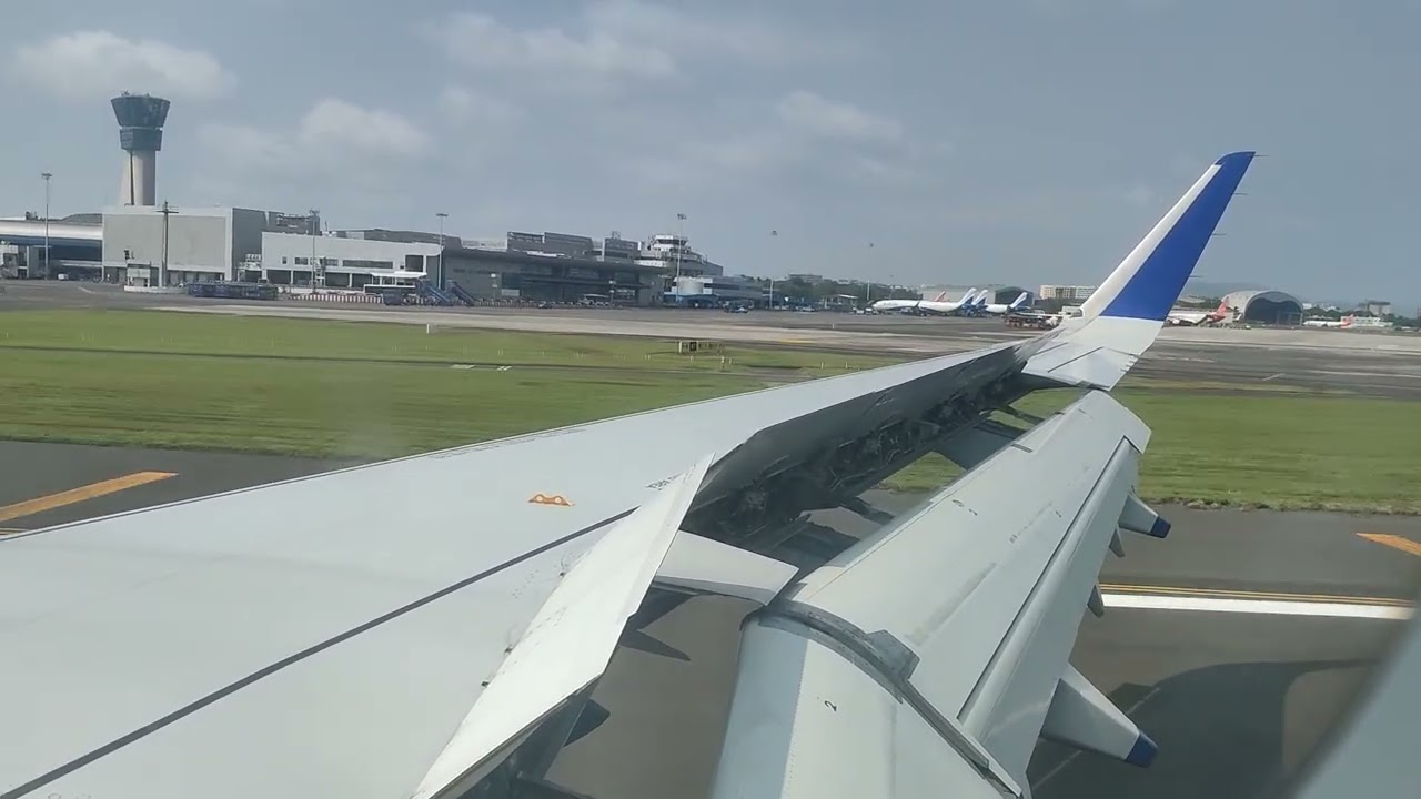 Plane landing video 