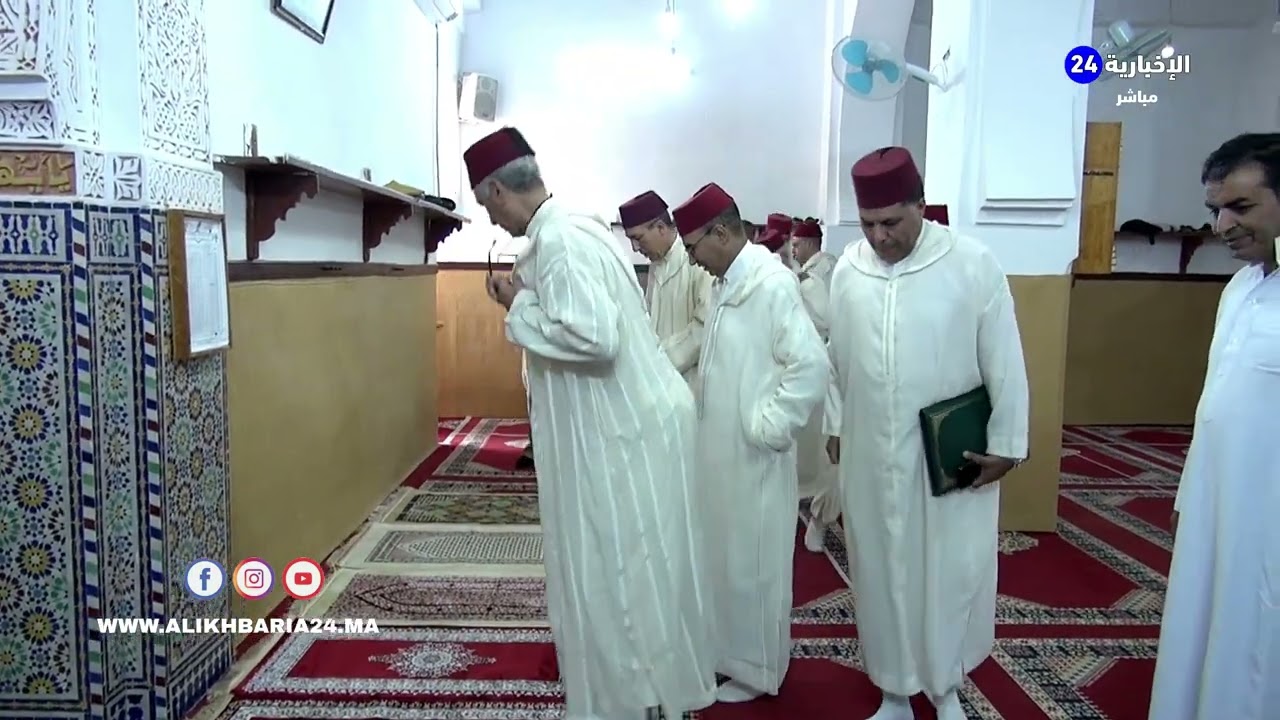فيديو,, تسليم هبة ملكية لضريح سيدي عزوز بتازة في ذكرى وفاة الملك الحسن الثاني