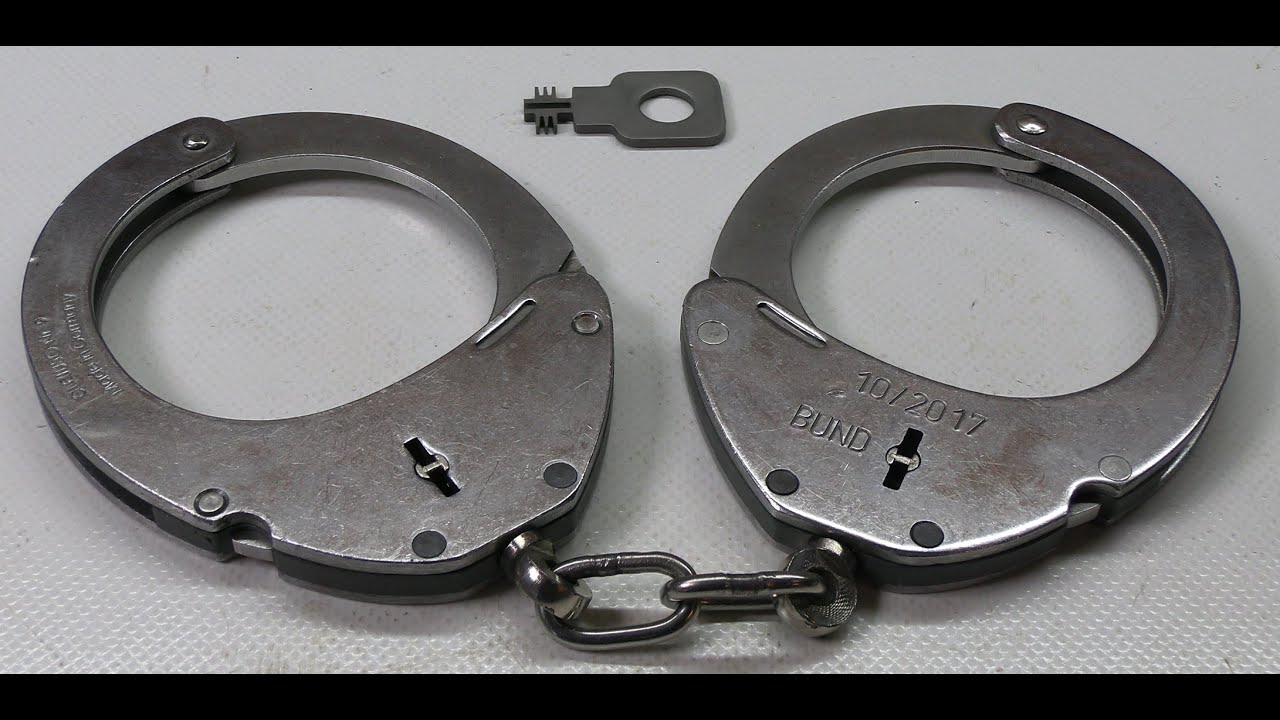 Clejuso No. 9 10-2017 BUND Handschellen Handcuffs Behördenmodell Justiz Polizei Bayern Hessen RLP