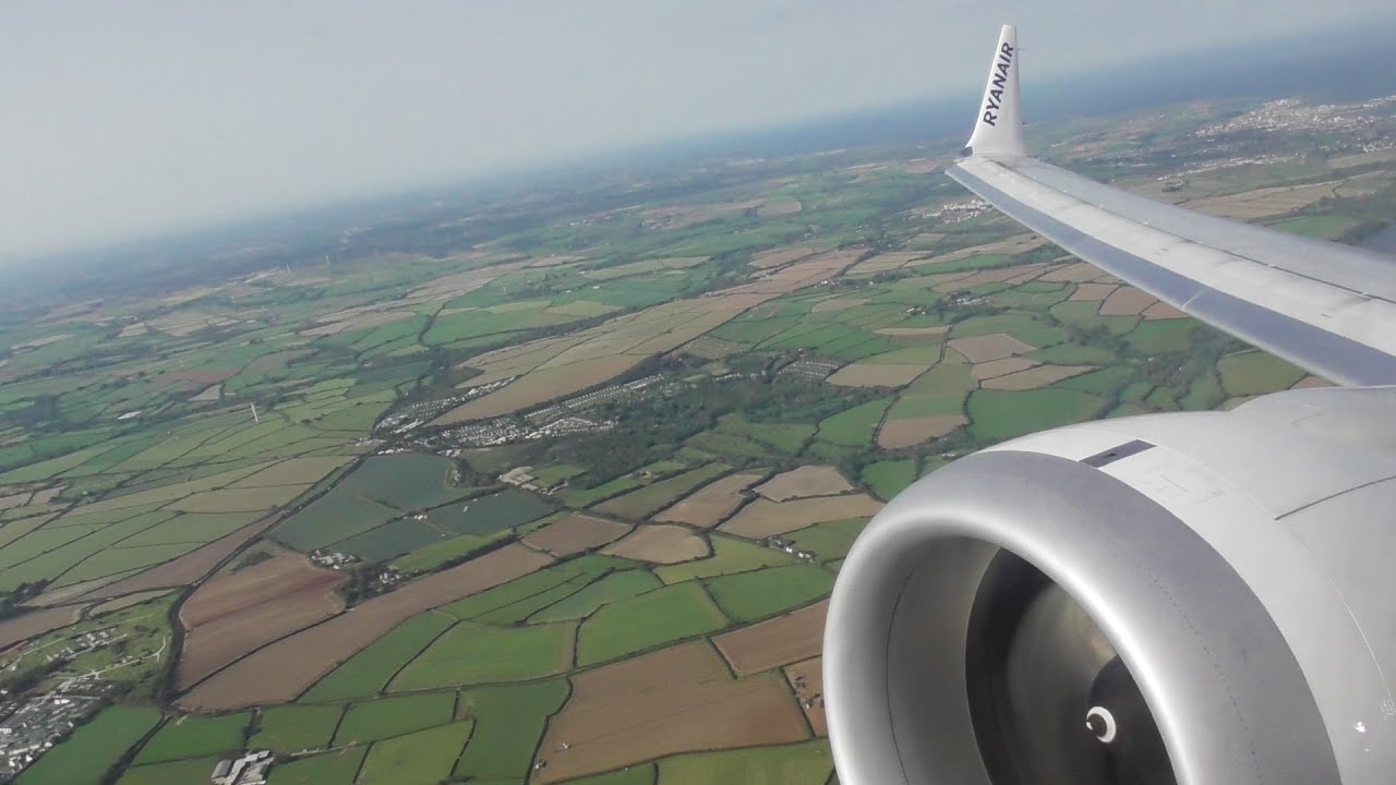 Ryanair Boeing 737 Max 8-200 Newquay to Faro *Full Flight