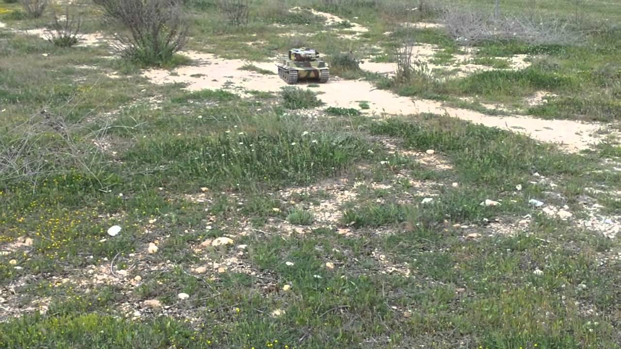 TANQUE TIGER I RC ESCALA 1/8 EN ACCION. JCMOTA