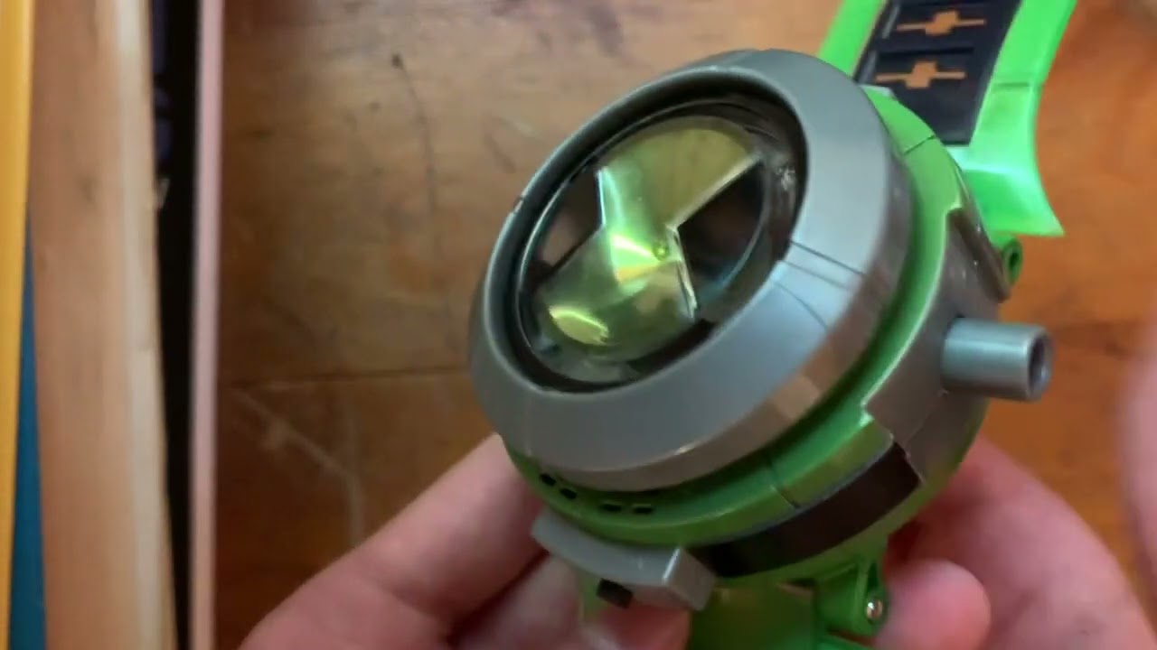 Ben 10 Ultimate Omnitrix Toy Review