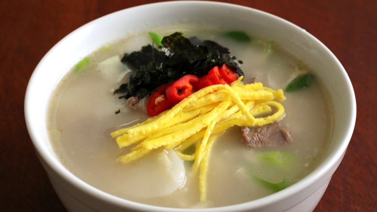 Суп с рисовыми клецками (Tteokguk: 떡국)