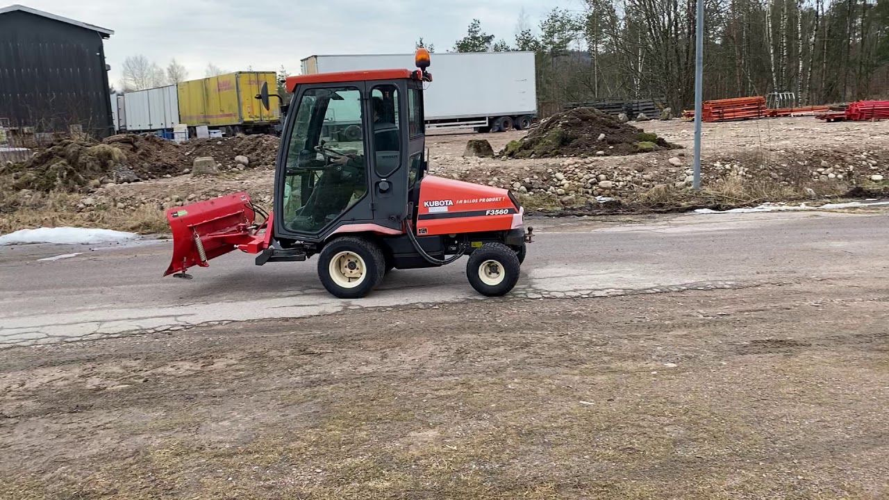K&ouml;p Redskapsb&auml;rare Kubota F3560 3 redskap p&aring; Klaravik