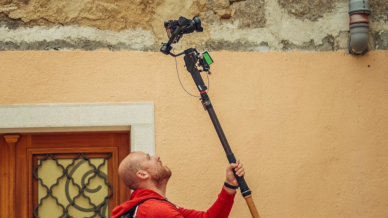 HOW TO MIMIC A CRANE / DRONE SHOT with the Moza Aircross 2 and  Moza Slypod