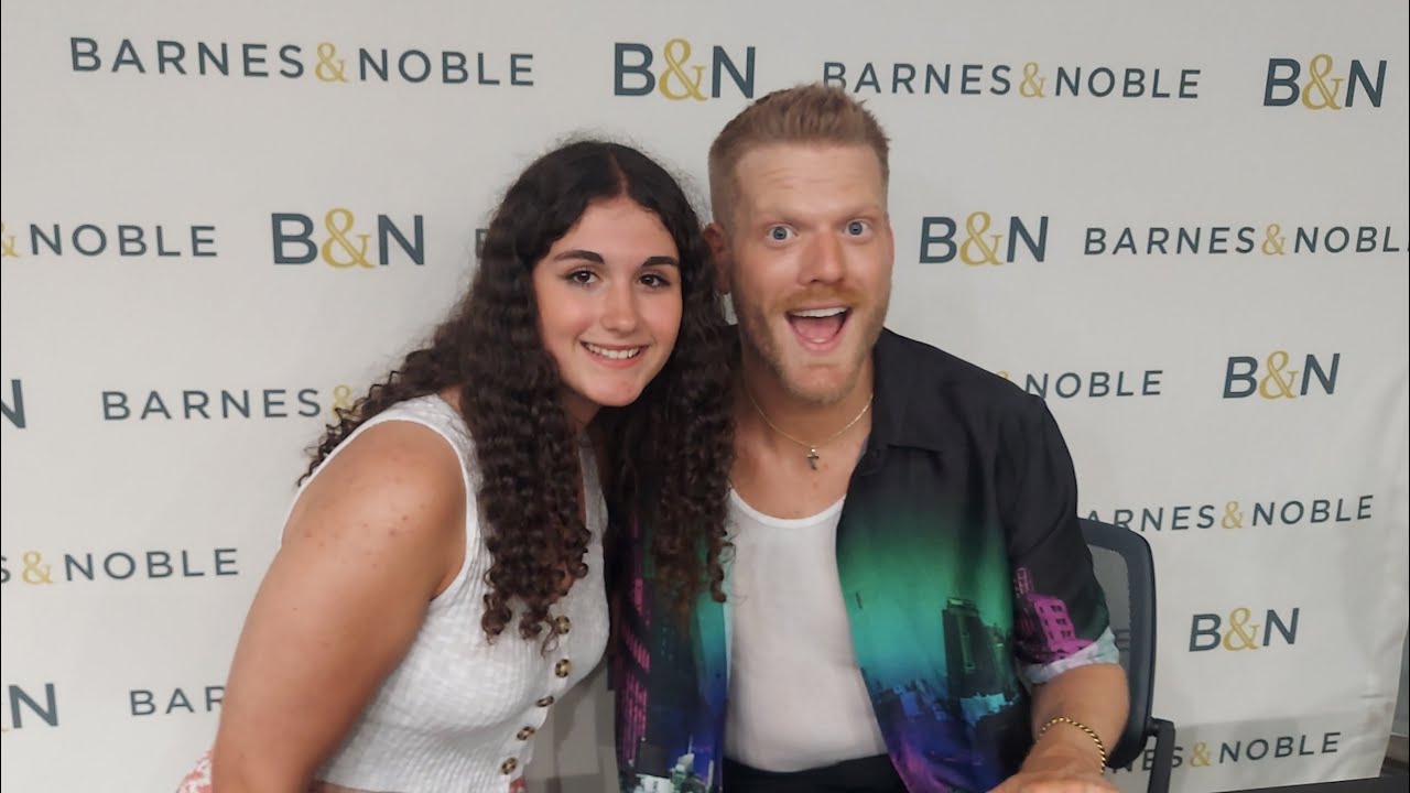 Scott Hoying from PENTATONIX at Barnes & Noble Union Square NYC 7/31/23