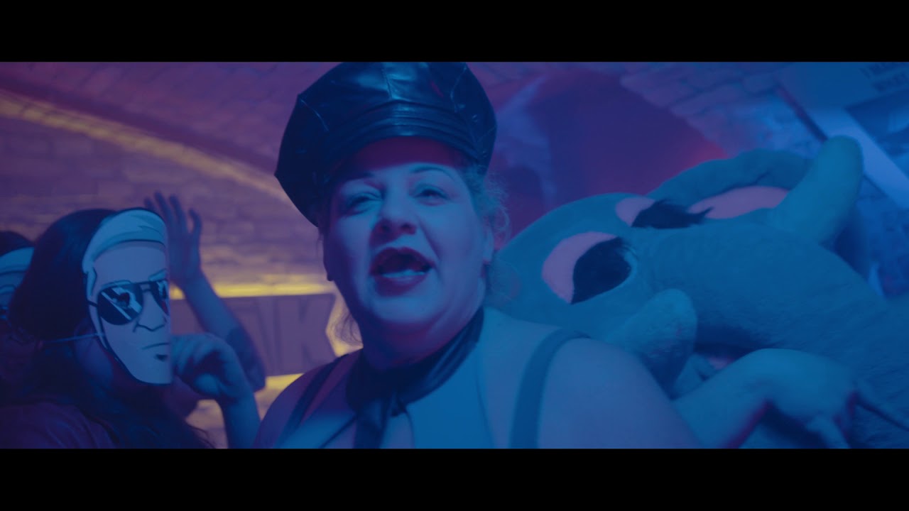 Soerii & Poolek feat. Tibi atya, Zsolaa: Egy r&aacute;g&oacute;t bevehetn&eacute;l /HUMB&Aacute;KF&Ouml;LDE HIMNUSZ/