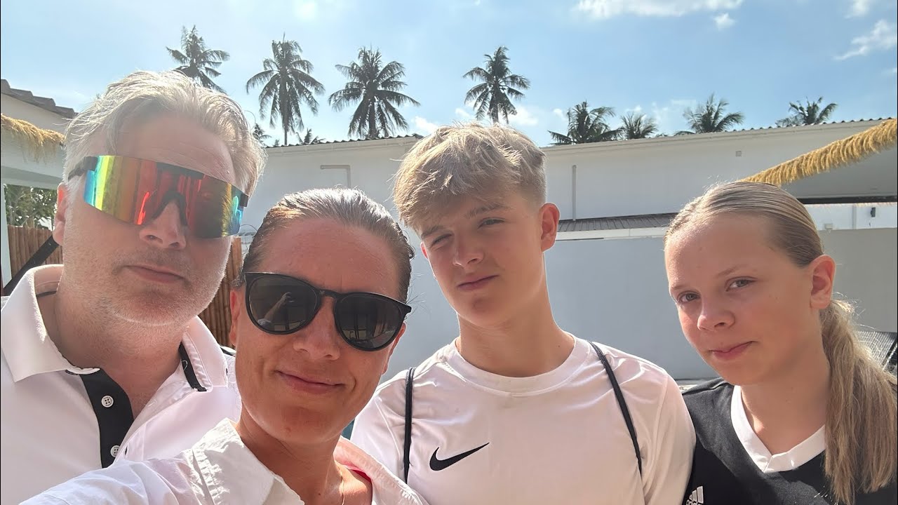 JUL I THAILAND - KOH LANTA 🌴, FOTBOLLSTRÄNING I DJUNGELN & SKORPION PÅ GOLFBANAN 🦂