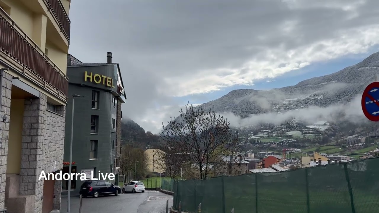 🇦🇩 ANDORRA Paseo primaveral por ENCAMP: CENTRO HISTÓRICO y LA MOSQUERA con montañas bajo la NIEVE