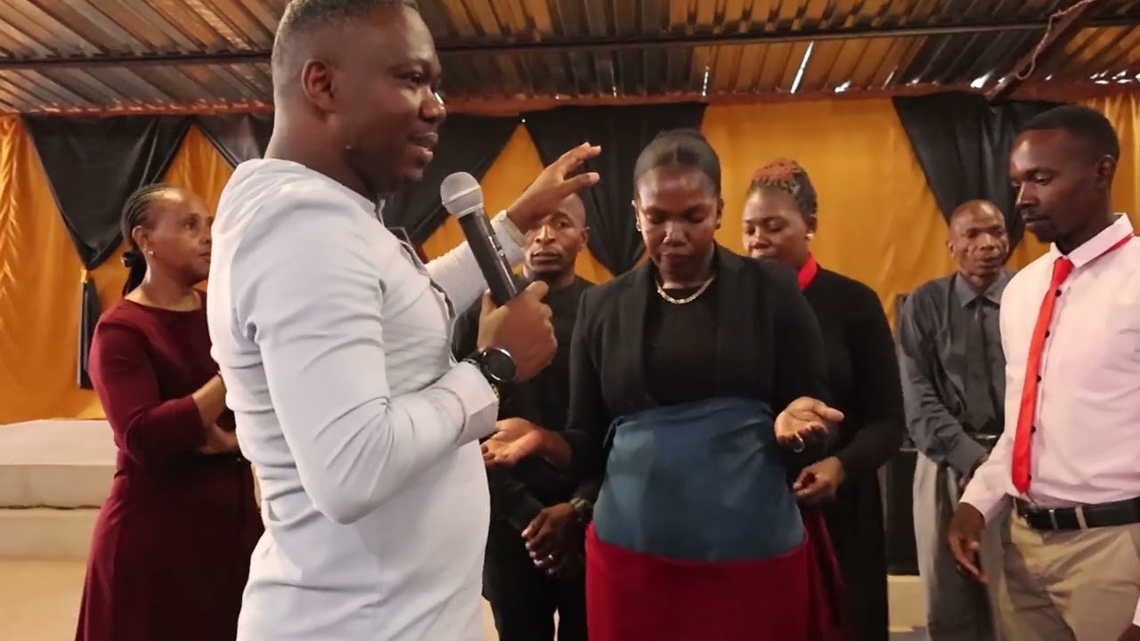 Experiencing God's Word: Prophetic Moments w/ Apostle E.E Miller