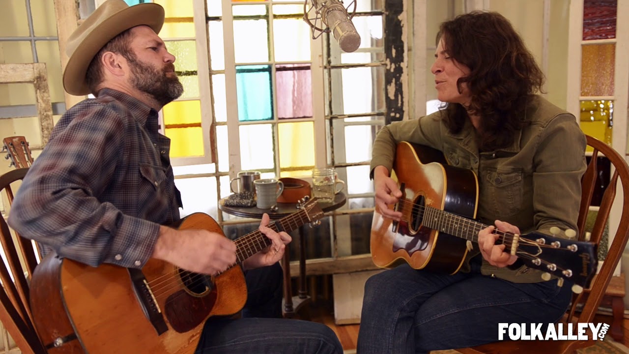 Folk Alley Sessions: Kris Delmhorst - 