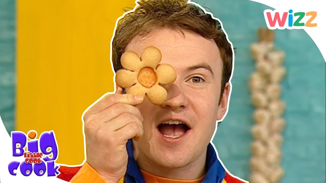 Big Cook Little Cook - Fancy Flower Biscuits and More | Wizz | TV Shows for Kids