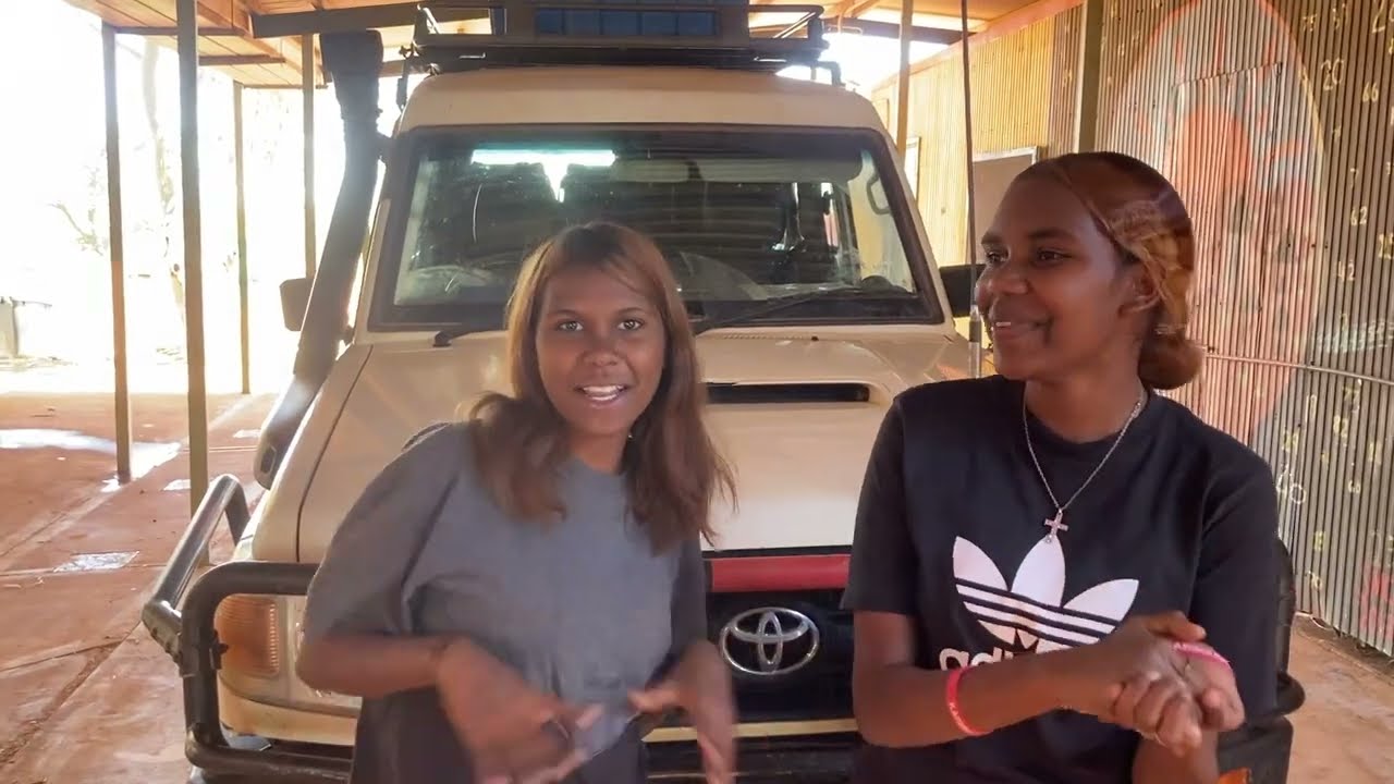 Change-ja mula tyre (How to change a tyre - Martu Way)