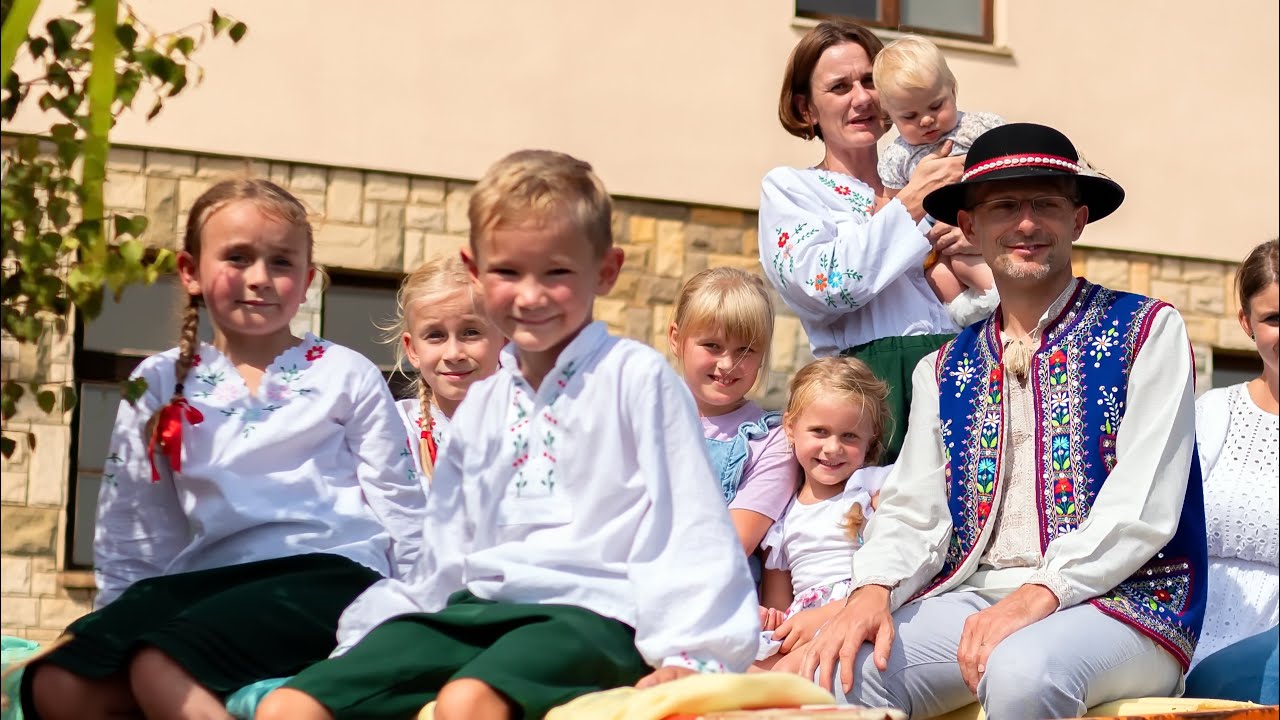 Dożynkowe przyśpiewki o KARMELITACH z Zakamienia
