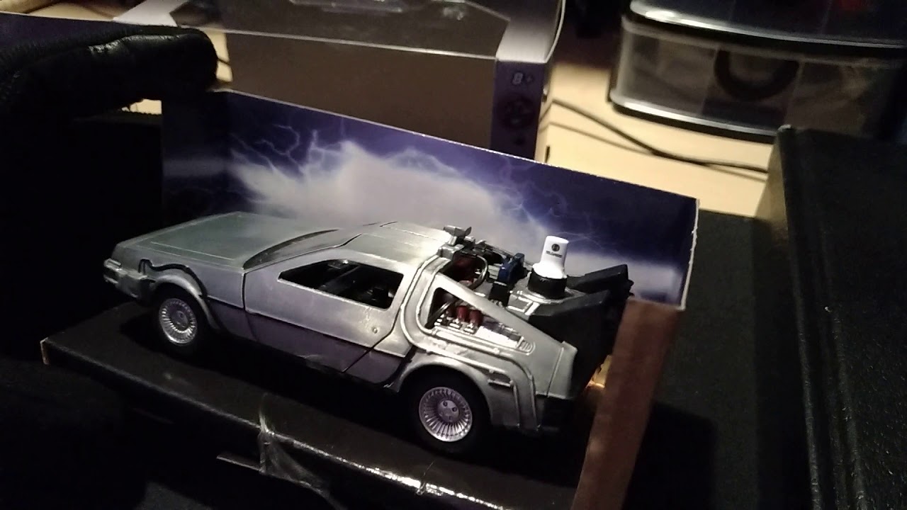 Unboxing Jada 1/32 Scale DeLorean Time Machine Review