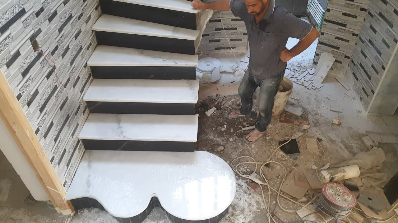 كيف يتم تنفيذ درج دائري بدون أخطاء في مساحه 260*260وضمن قياسات هندسيه. 07808037071.     07730083843