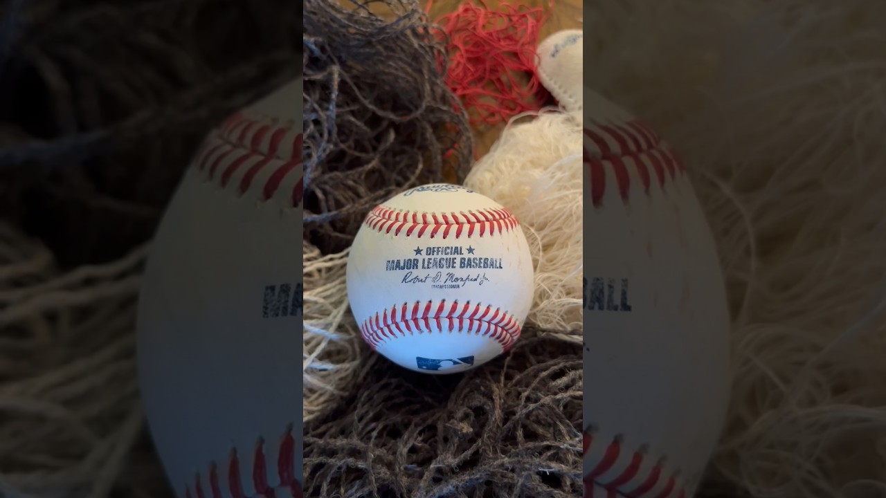 Что внутри официального мяча Главной лиги бейсбола? #mlb #бейсбол