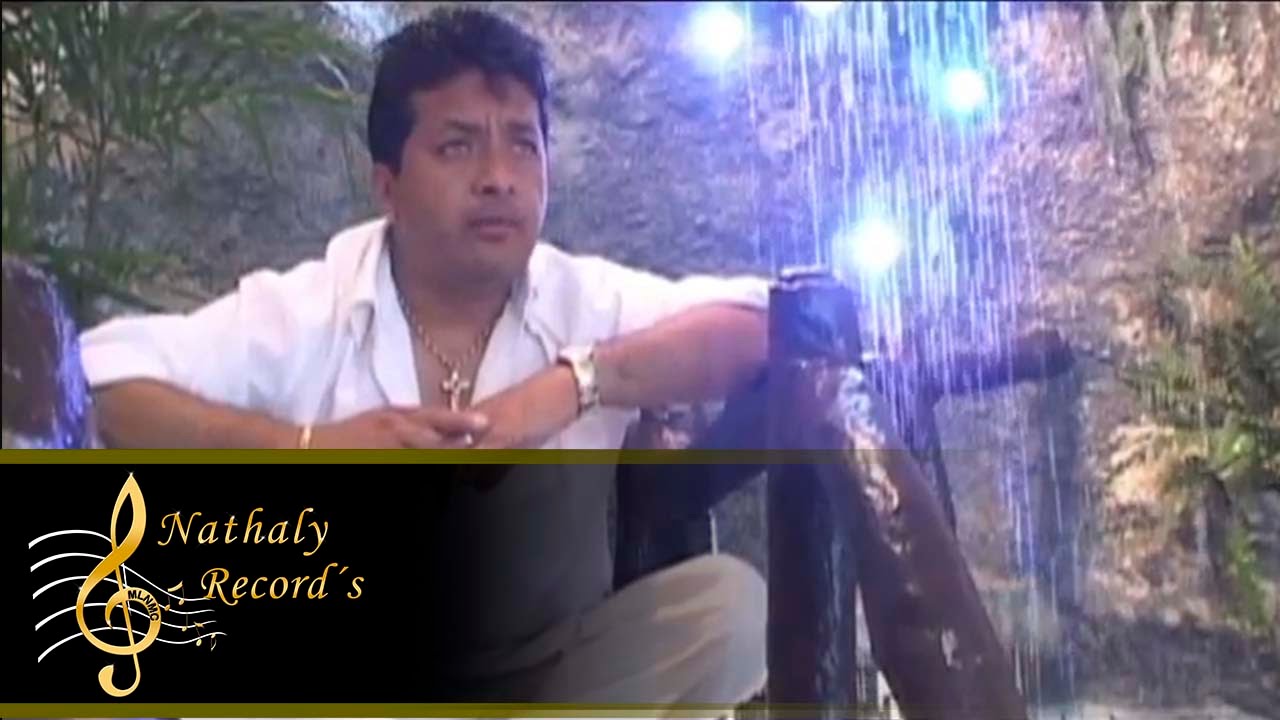 Nostalgia-  Maximo escaleras  Video Oficial )Rockola