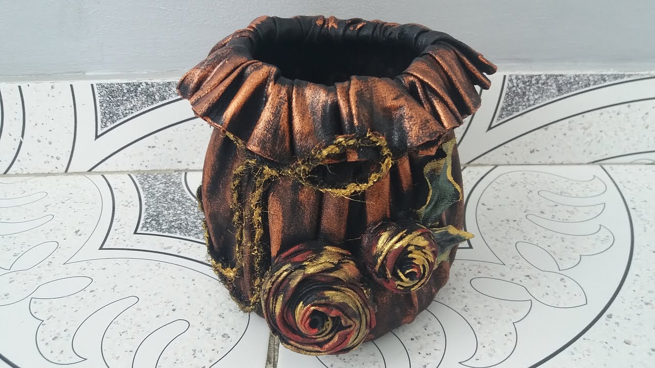 Vas pentru flori din material de blugi--Flower pot of jeans material