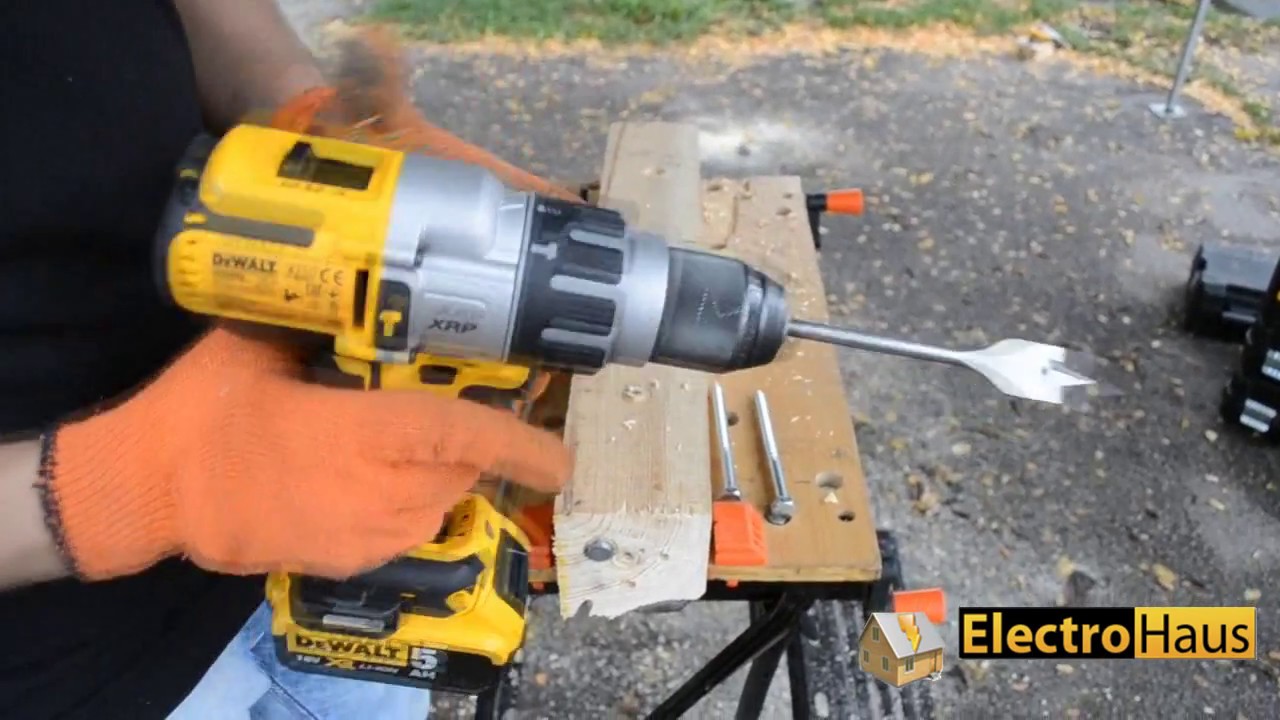 Дрель-шуруповерт с ударом DeWALT DCD996