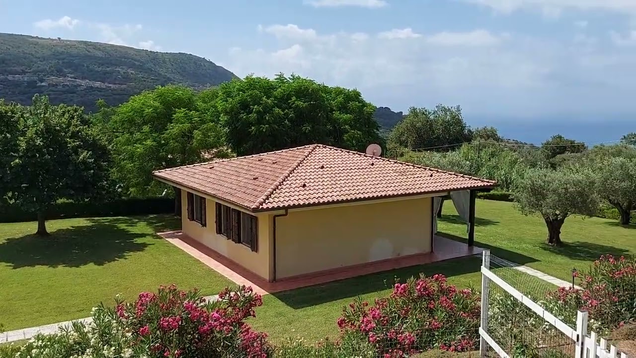 Villa vacanze con piscina #tropea #calabria  #capovaticano #piscina #casavacanze