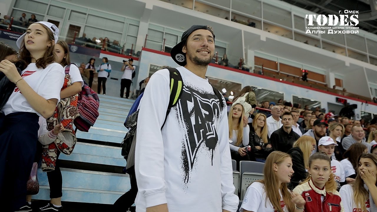 Выступление Омской студии Аллы Духовой Тодес на матче ХК 