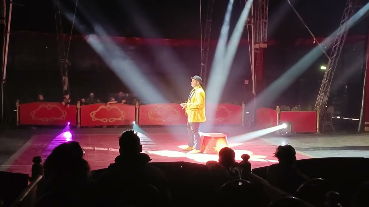 Circo Busnelli Arezzo Toscana Italia 2025 La Revederci Arezzo