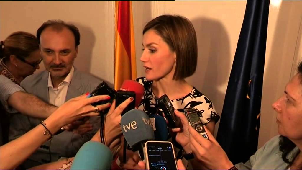 S.M. la Reina, en el Consultorio Jurídico de la Universidad A. de Honduras impulsado por AECID