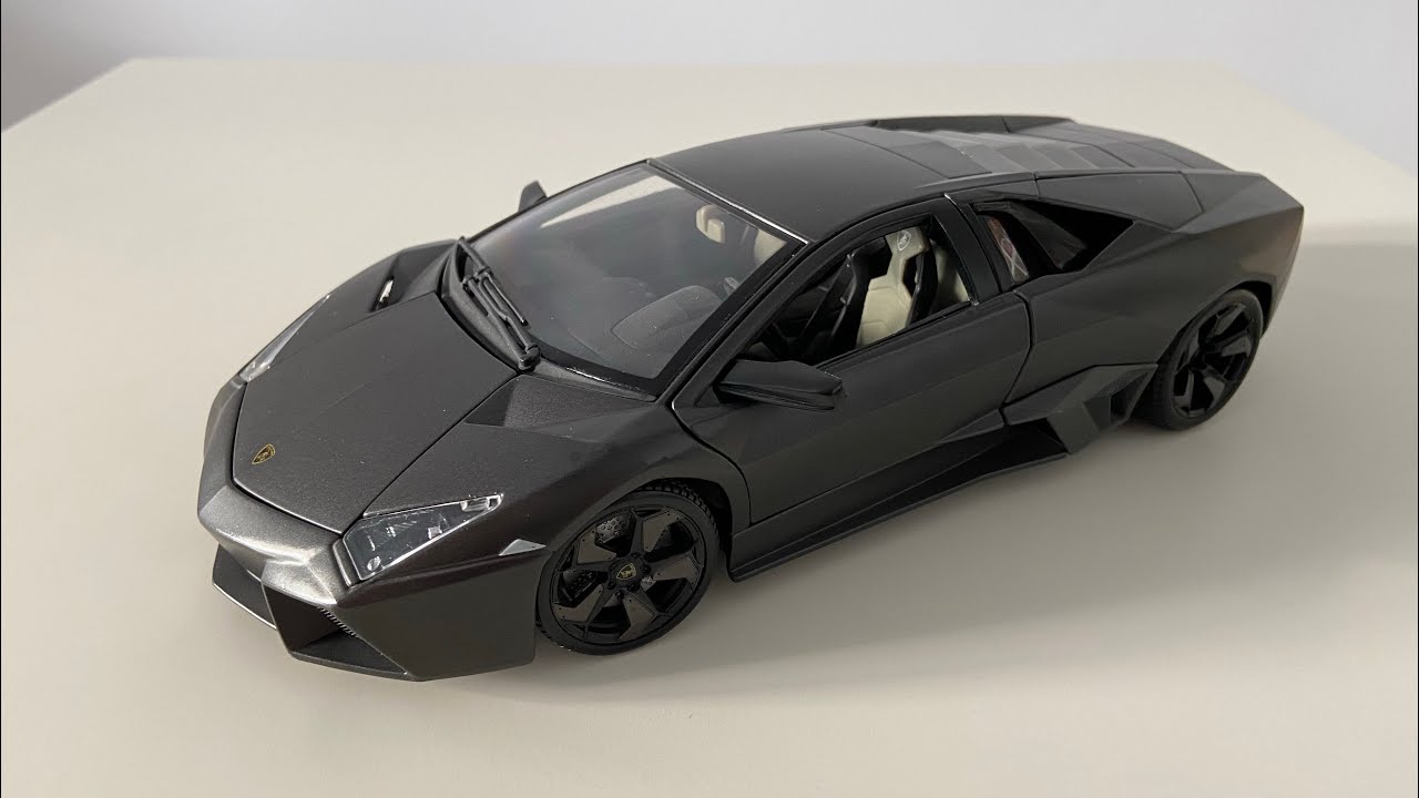 2007 Lamborghini Reventon (Carbon Grey) 1:18 - Bburago